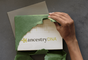 AncestryDNA - DNA-Test Herkunftsanalyse für Ahnenforscher | Foto: obs/Ancestry.com Deutschland GmbH *