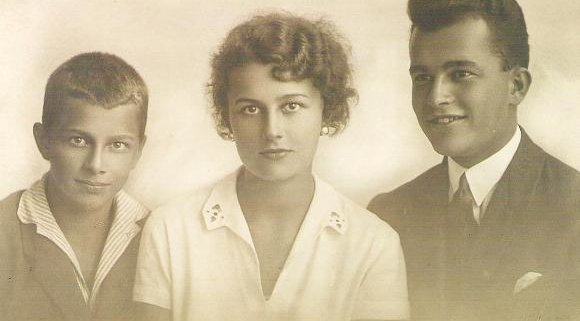 Meine Großmutter Jeanette mit ihren zwei Bürdern Karl (l.) und Herbert (r.) Vorfahren finden Ahnenforschung | Foto: privat
