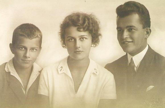 Meine Großmutter Jeanette mit ihren Brüdern Karl (l.) und Herbert (r.) Vorfahren finden Ahnenforschung | Foto: privat